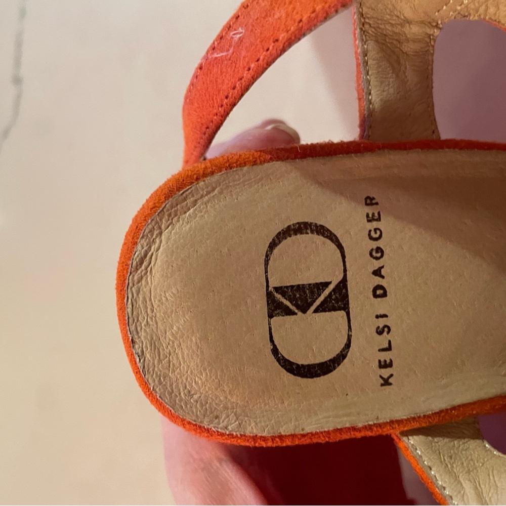 Fun orange platforms - Picture 3 of 4